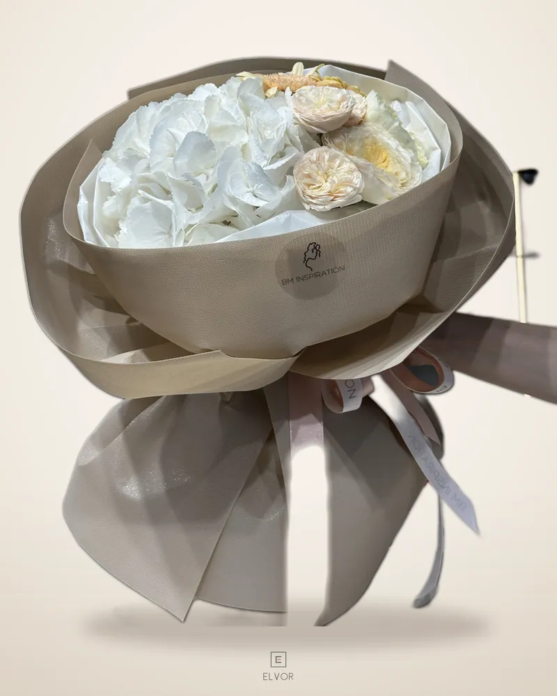 Nude Complement Bouquet