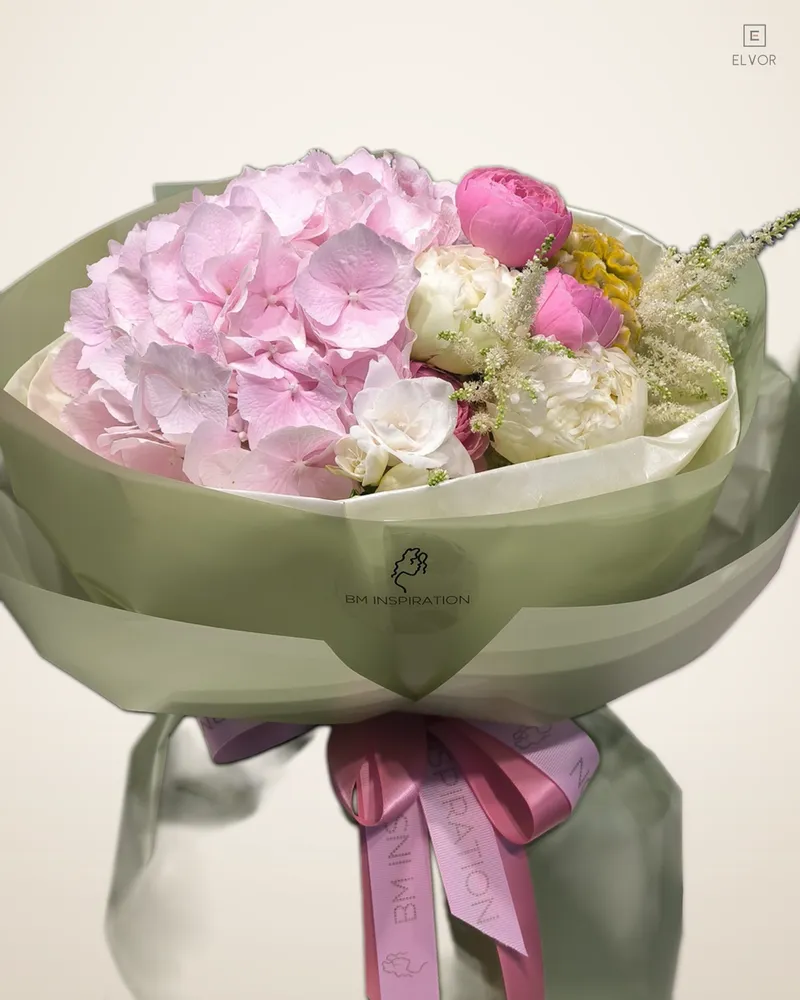 Green & pink Complement